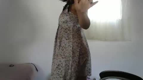 Snapshot of liora_selene chatting on February 20, 6:37 am liora online show from February 20, 6:37 am