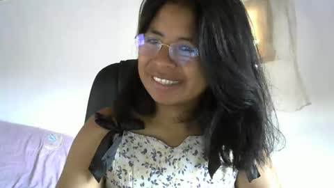 Snapshot of liora_selene chatting on March 3, 4:18 am liora online show from March 3, 4:18 am