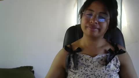 Snapshot of liora_selene chatting on March 26, 3:56 am liora online show from March 26, 3:56 am