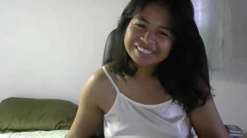 Snapshot of liora_selene chatting on April 3, 3:37 am liora online show from April 3, 3:37 am