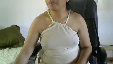 Snapshot of liora_selene chatting on April 6, 4:46 am liora online show from April 6, 4:46 am