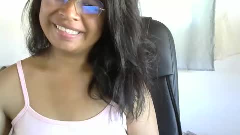 Snapshot of liora_selene chatting on May 3, 10:54 am liora online show from May 3, 10:54 am