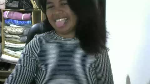 Snapshot of liora_selene chatting on May 27, 2:52 am liora online show from May 27, 2:52 am