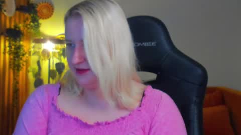 Snapshot of lioraardyn chatting on April 29, 5:22 am LioraArdyn online show from April 29, 5:22 am