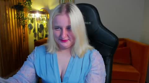 Snapshot of lioraardyn chatting on May 7, 5:18 pm LioraArdyn online show from May 7, 5:18 pm