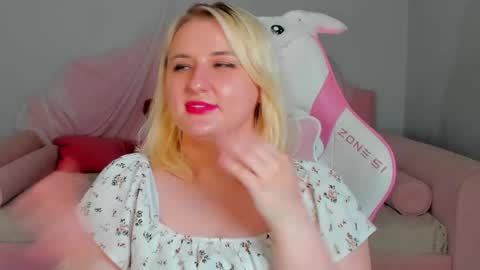 Snapshot of lioraardyn chatting on May 10, 5:12 am LioraArdyn online show from May 10, 5:12 am