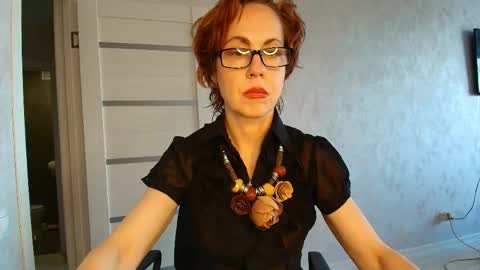 Snapshot of lioraweiss chatting on April 29, 9:35 am Liora Weiss online show from April 29, 9:35 am