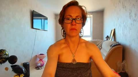 Snapshot of lioraweiss chatting on May 23, 9:24 am Liora Weiss online show from May 23, 9:24 am