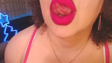 Snapshot of lipsaddiction chatting on December 28, 10:02 pm LIpsAddiction online show from December 28, 10:02 pm