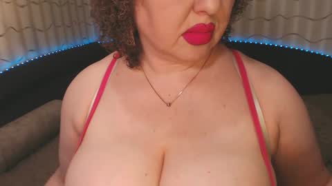 Snapshot of lipsaddiction chatting on January 5, 2:19 pm LIpsAddiction online show from January 5, 2:19 pm