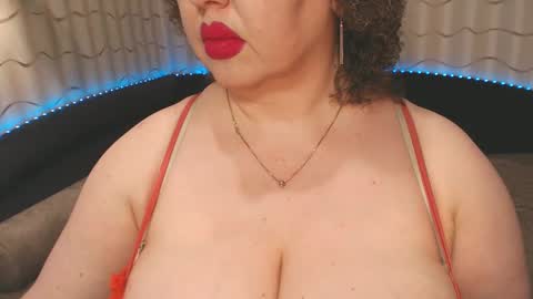 Snapshot of lipsaddiction chatting on February 26, 11:04 pm LIpsAddiction online show from February 26, 11:04 pm