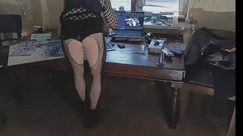 liquid_sky_ online show from March 21, 2:53 pm