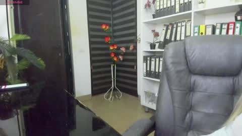 Snapshot of lisa2018 chatting on October 18, 2:03 am lisa online show from October 18, 2:03 am