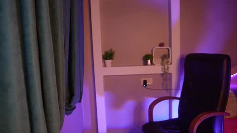 lisa_elfy online show from January 19, 3:27 pm