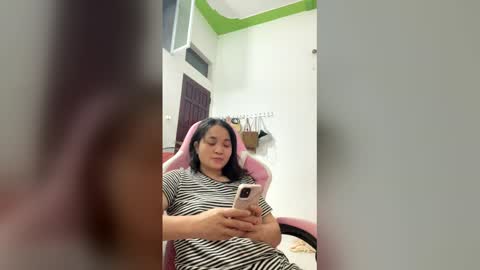 lisa_hanw online show from April 13, 11:21 pm