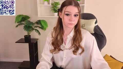 lisa_rabbit online show from April 7, 6:03 am