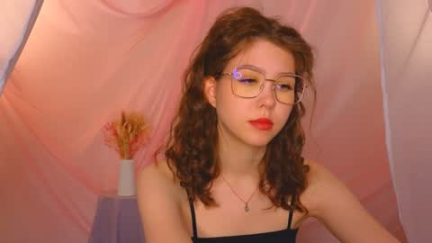 Snapshot of lisa_roses chatting on January 28, 6:16 am Lisa online show from January 28, 6:16 am