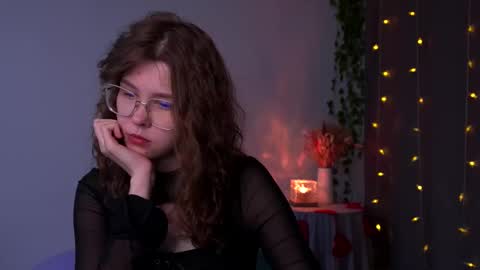 Snapshot of lisa_roses chatting on September 25, 6:55 pm Lisa online show from September 25, 6:55 pm