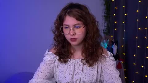 Snapshot of lisa_roses chatting on November 11, 7:47 pm Lisa online show from November 11, 7:47 pm