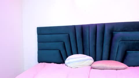 Snapshot of lisa_white_ chatting on January 13, 3:12 am lisa white online show from January 13, 3:12 am