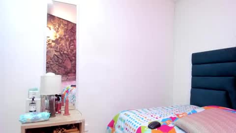 Snapshot of lisa_white_ chatting on February 11, 9:25 pm lisa white online show from February 11, 9:25 pm