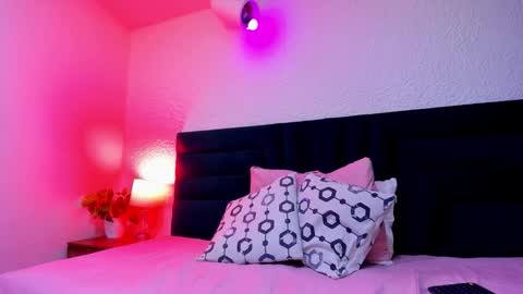 lisa white  online show from March 17, 5:11 am