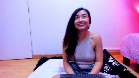 lisa white  online show from March 31, 3:52 am