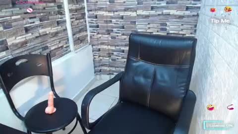 Snapshot of lisaatits chatting on May 19, 2:34 pm liss online show from May 19, 2:34 pm