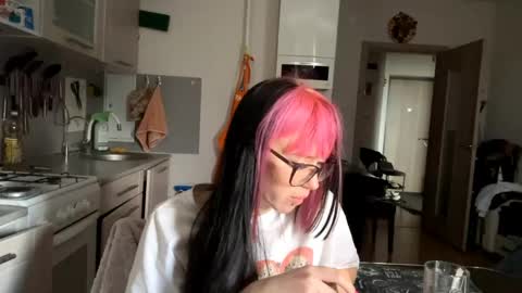 Aileen online show from May 31, 7:48 am