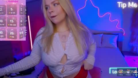 Snapshot of lisacandy1 chatting on November 17, 8:09 am Lisa online show from November 17, 8:09 am