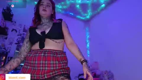 lisacasandra online show from February 12, 12:27 am