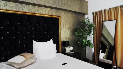 lisacroft online show from February 26, 12:25 pm