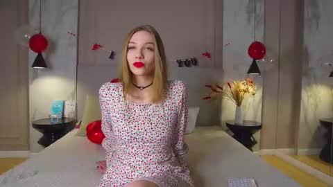 Snapshot of lisafalse chatting on February 15, 7:38 am Lisa online show from February 15, 7:38 am