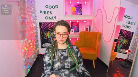 Lisa online show from March 27, 8:26 am