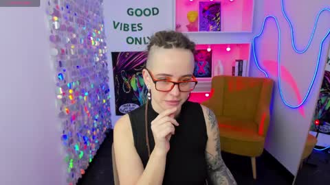 Lisa online show from April 3, 5:38 am