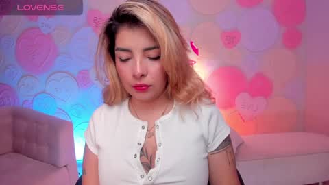 LISA MONROE online show from December 15, 11:55 am