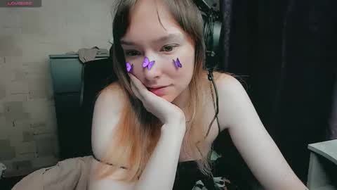 Snapshot of lisamoth chatting on October 25, 4:42 am lisamoth online show from October 25, 4:42 am