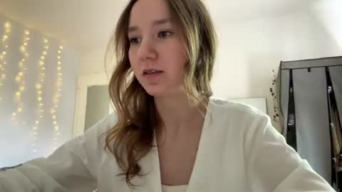 Snapshot of lisasmall chatting on June 13, 4:16 pm lisasmall online show from June 13, 4:16 pm
