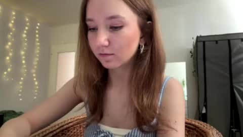 lisasmall online show from June 20, 4:10 pm