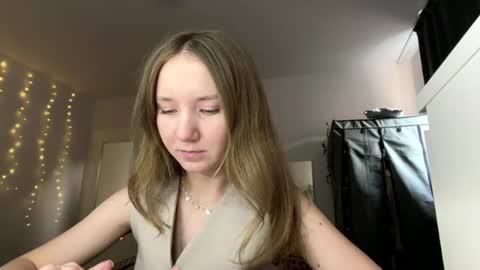 lisasmall online show from July 10, 6:21 pm