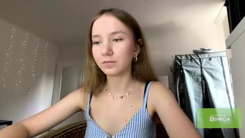 lisasmall online show from July 16, 4:46 pm