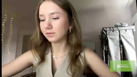lisasmall online show from July 18, 4:44 pm