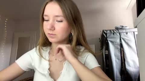 lisasmall online show from July 19, 4:44 pm
