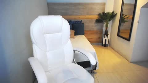 Liseth Fox online show from January 7, 6:45 pm