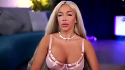 LisetteLuxe online show from July 15, 7:19 pm