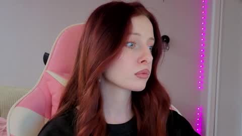 Snapshot of lisiasweet chatting on January 18, 2:43 pm Lika online show from January 18, 2:43 pm