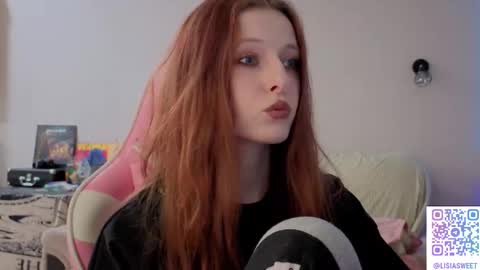 Snapshot of lisiasweet chatting on March 6, 2:35 pm Lika online show from March 6, 2:35 pm