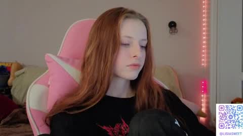 Snapshot of lisiasweet chatting on April 18, 2:10 pm Lika online show from April 18, 2:10 pm