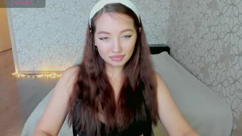 Snapshot of lissa_cristal_ chatting on March 18, 9:23 am lissa_cristal_ online show from March 18, 9:23 am