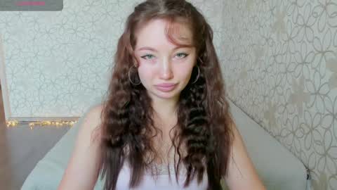 Snapshot of lissa_cristal_ chatting on April 22, 9:22 am lissa_cristal_ online show from April 22, 9:22 am